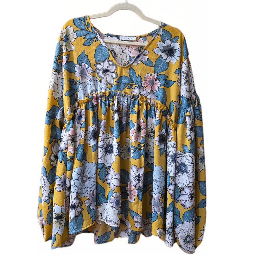 NWOT Floral Top